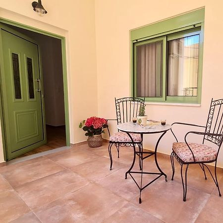 Yannis Guest House Aegina Exterior photo