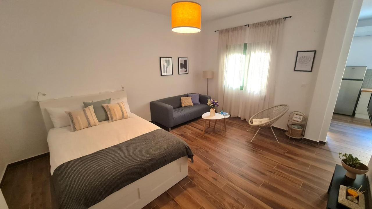 Yannis Guest House Aegina Exterior photo